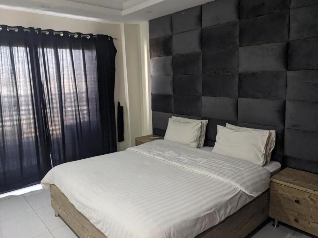 Lavish Hotel Rawalpindi Exterior foto